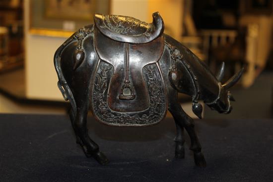 A Chinese bronze censer in the form of a mule, 18th / 19th century, 21cm